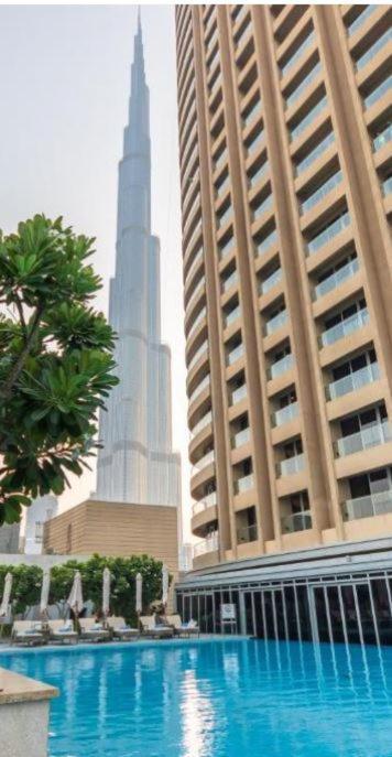 Emaar Fashion Avenue - Formerly Address Mall Four Apple Дубай